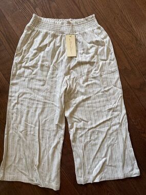 Allie Rose Wide-Leg Linen blend  Cropped Pants